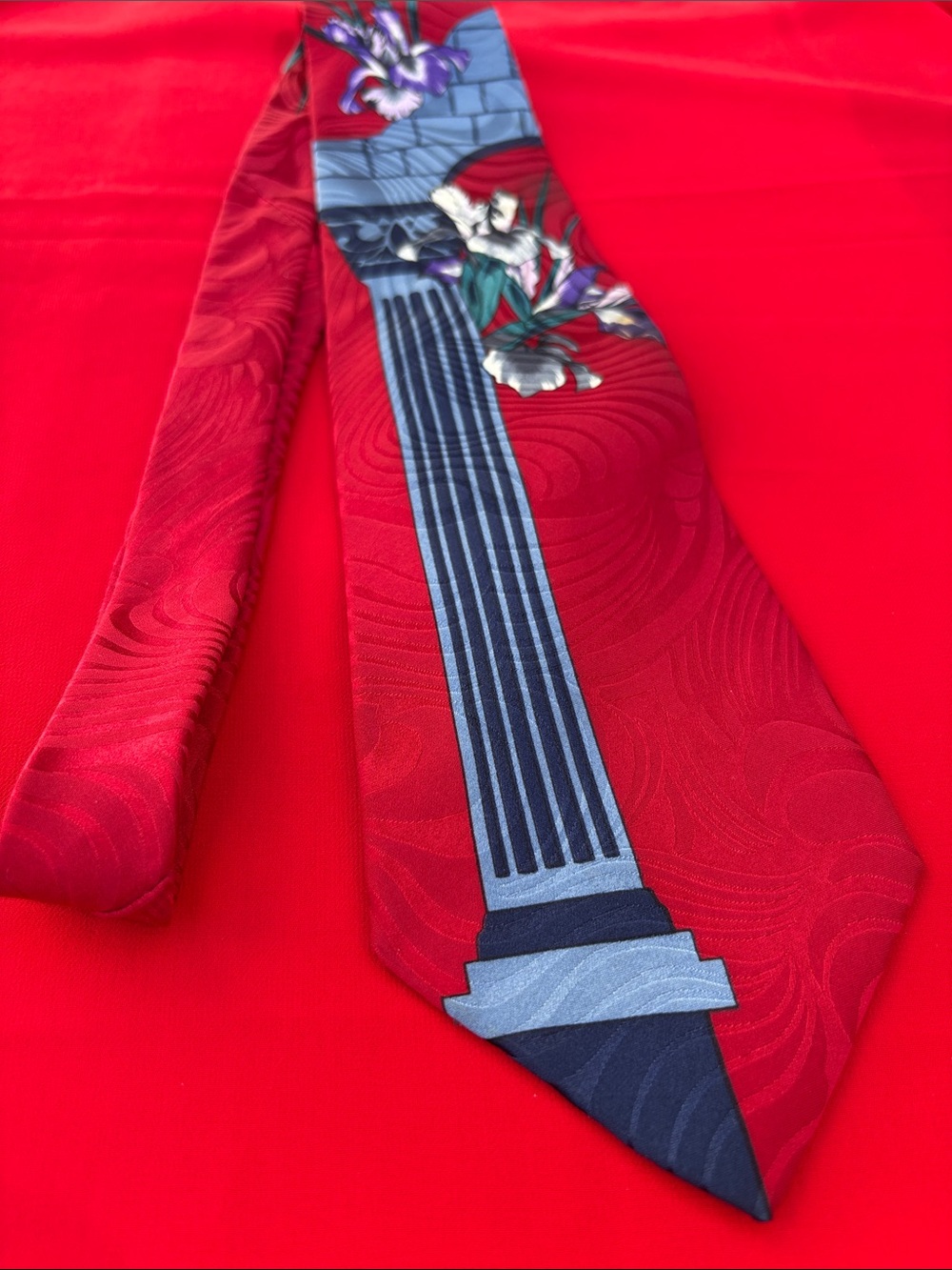 Valentino Paris vintage silk tie!!